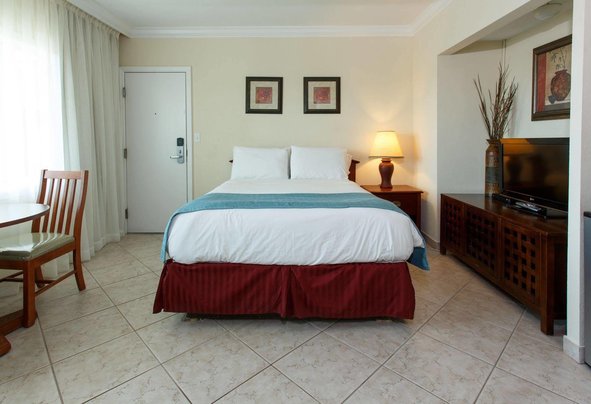 The Sea Lord Hotel & Suites (Adults Only) Lauderdale-by-the-Sea Bagian luar foto