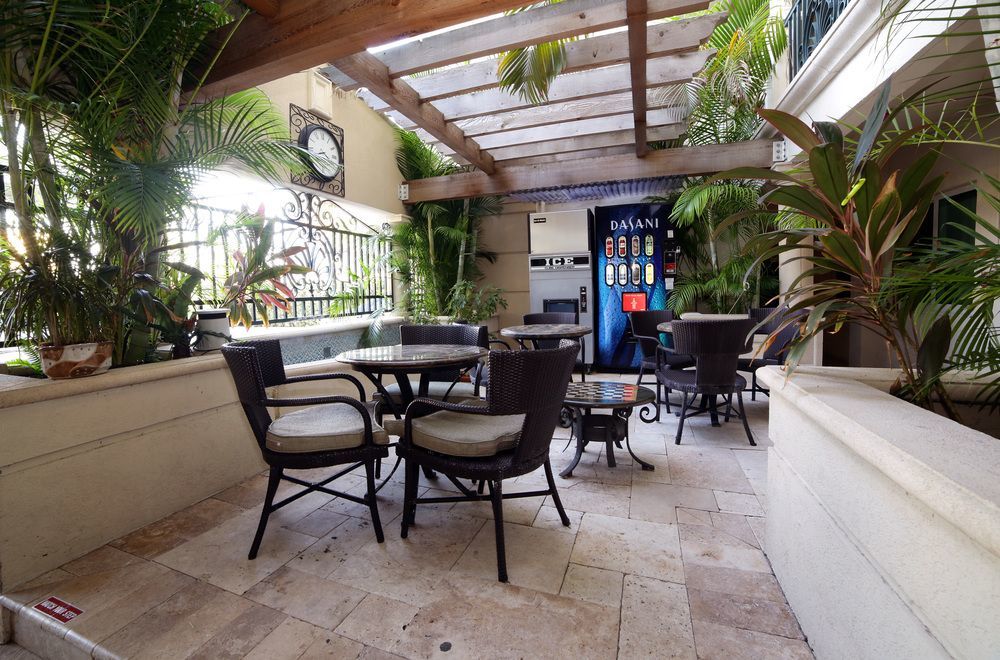 The Sea Lord Hotel & Suites (Adults Only) Lauderdale-by-the-Sea Bagian luar foto